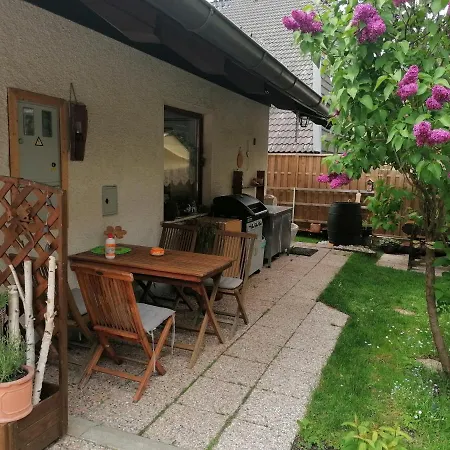 Apartment & Smucka *