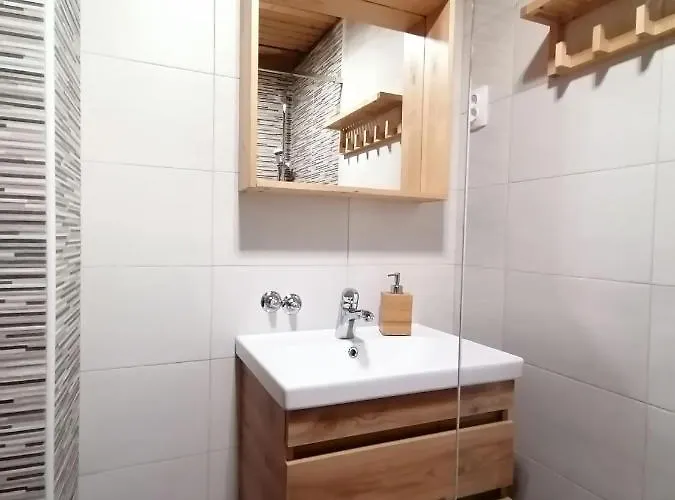 & Smucka דירה קרנייסקה גורה