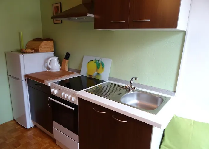 & Smucka * קרנייסקה גורה